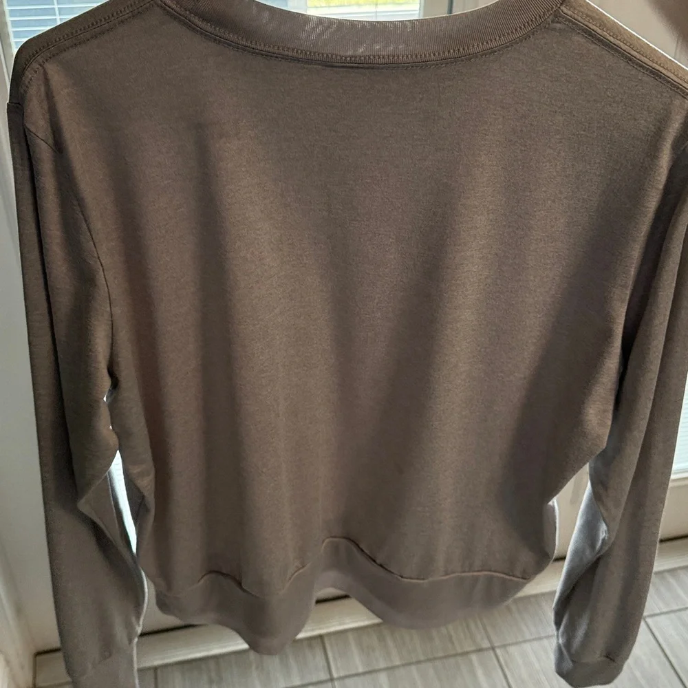 EUC Vuori Daydream Gray Crew Top Large - Picture 6 of 8